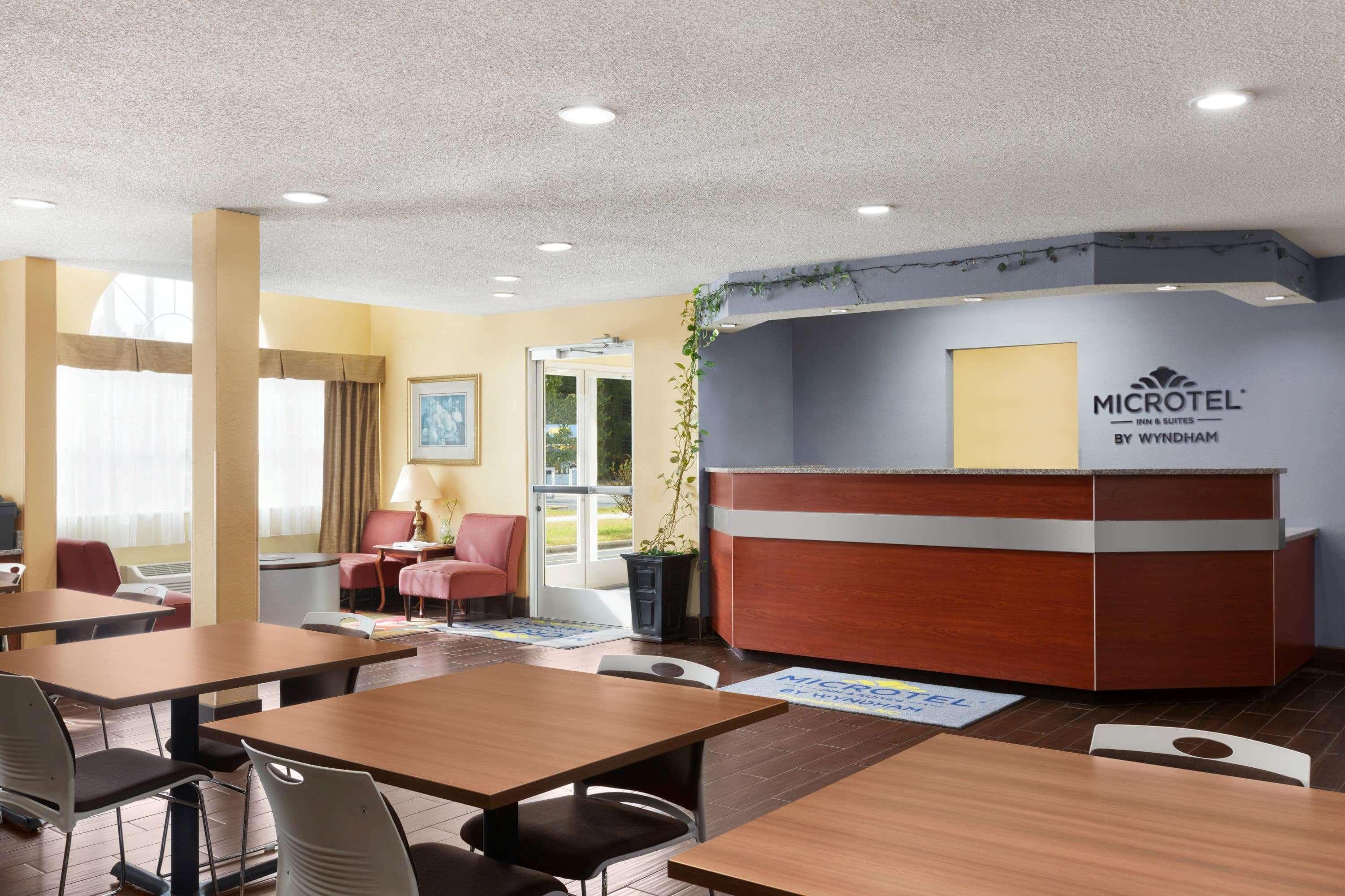 Microtel Inn & Suites By Wyndham Thomasville Exterior photo